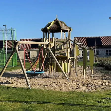 Holiday home In With Garden Koksijde