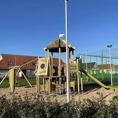 Holiday home In With Garden Koksijde